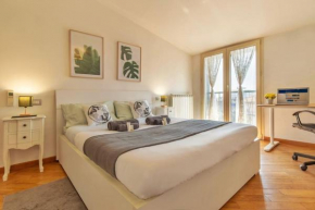 Unique & Strategic Flat, 50m from M4 Station